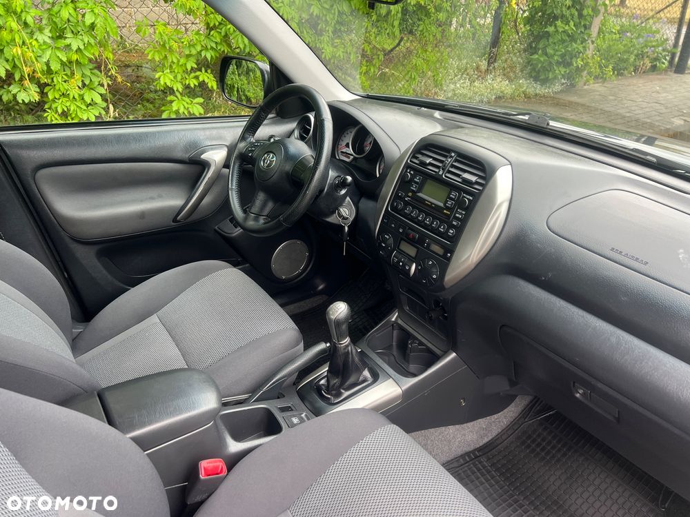 Toyota RAV4 - 9