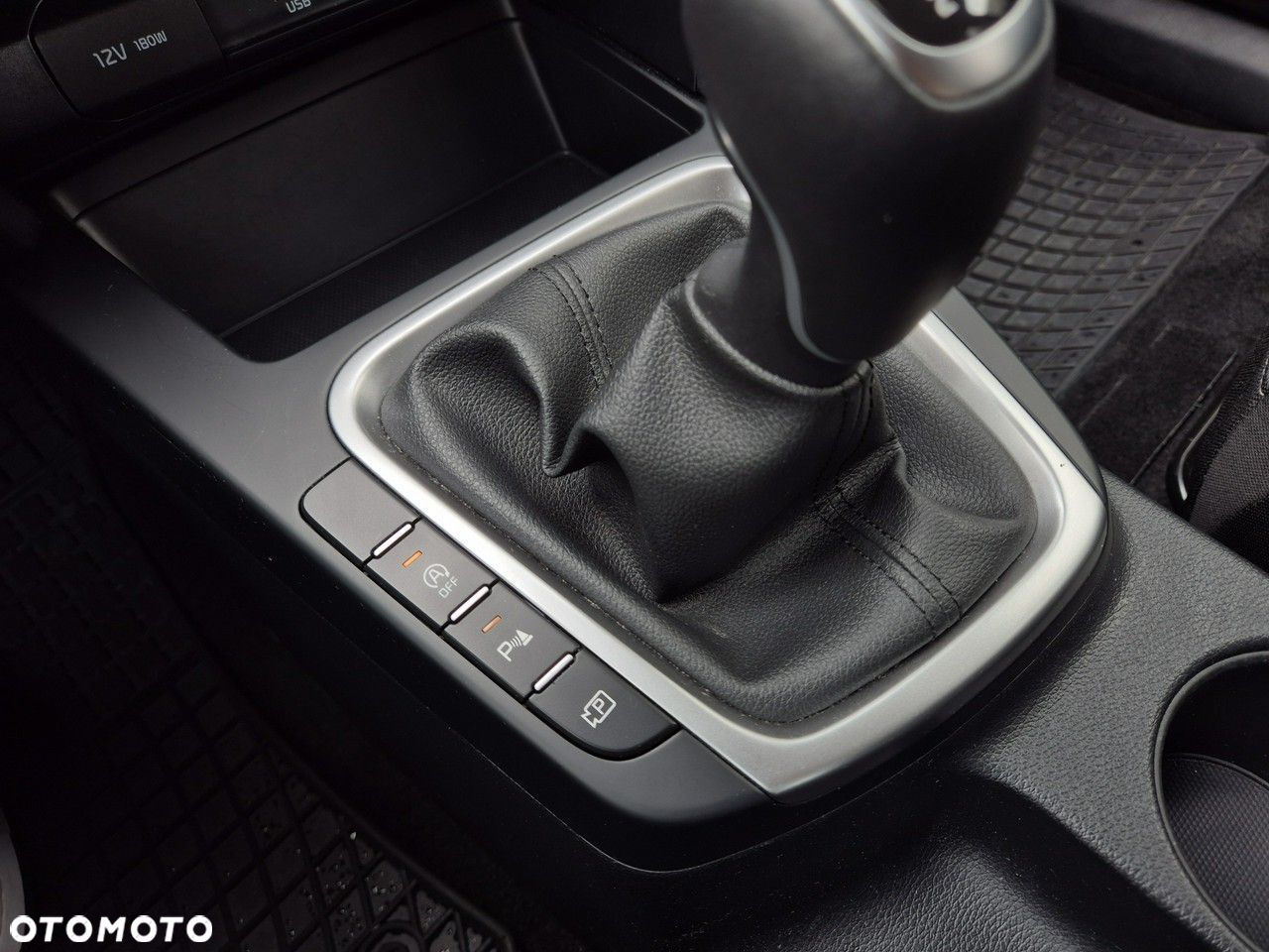 Kia XCeed - 28