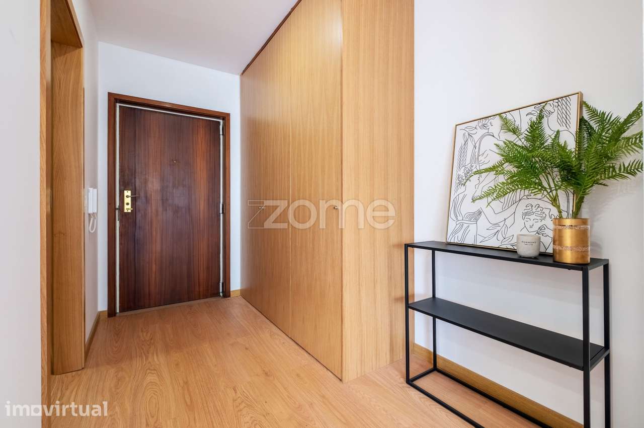 Apartamento T3 renovado com duplo lug. garagem - Edifício Lago, Porto - Grande imagem: 4/42