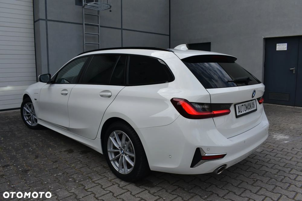 BMW Seria 3 320e Luxury Line - 11