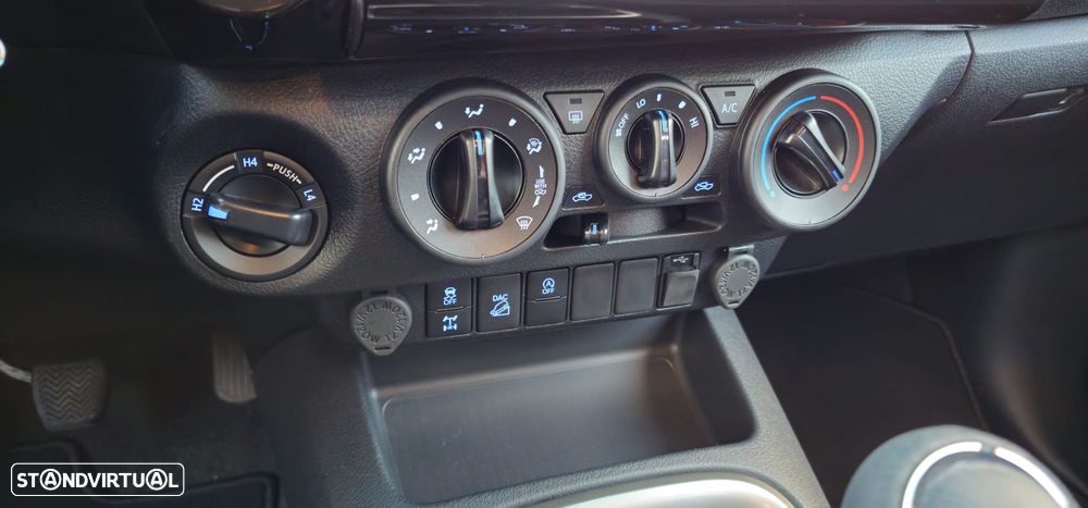 Toyota Hilux 4x4 Cabine Dupla Duty - 11