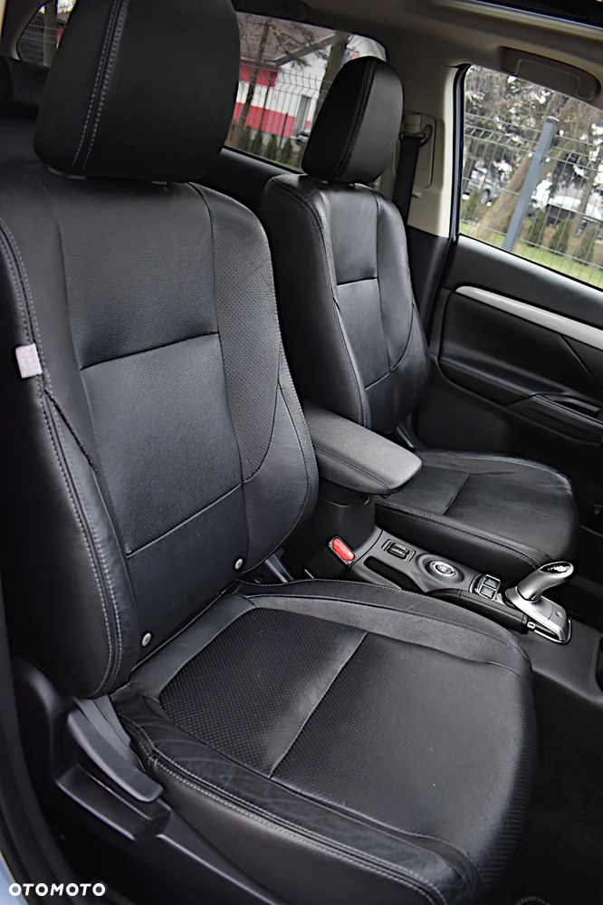 Mitsubishi Outlander 2.0 4WD - 38