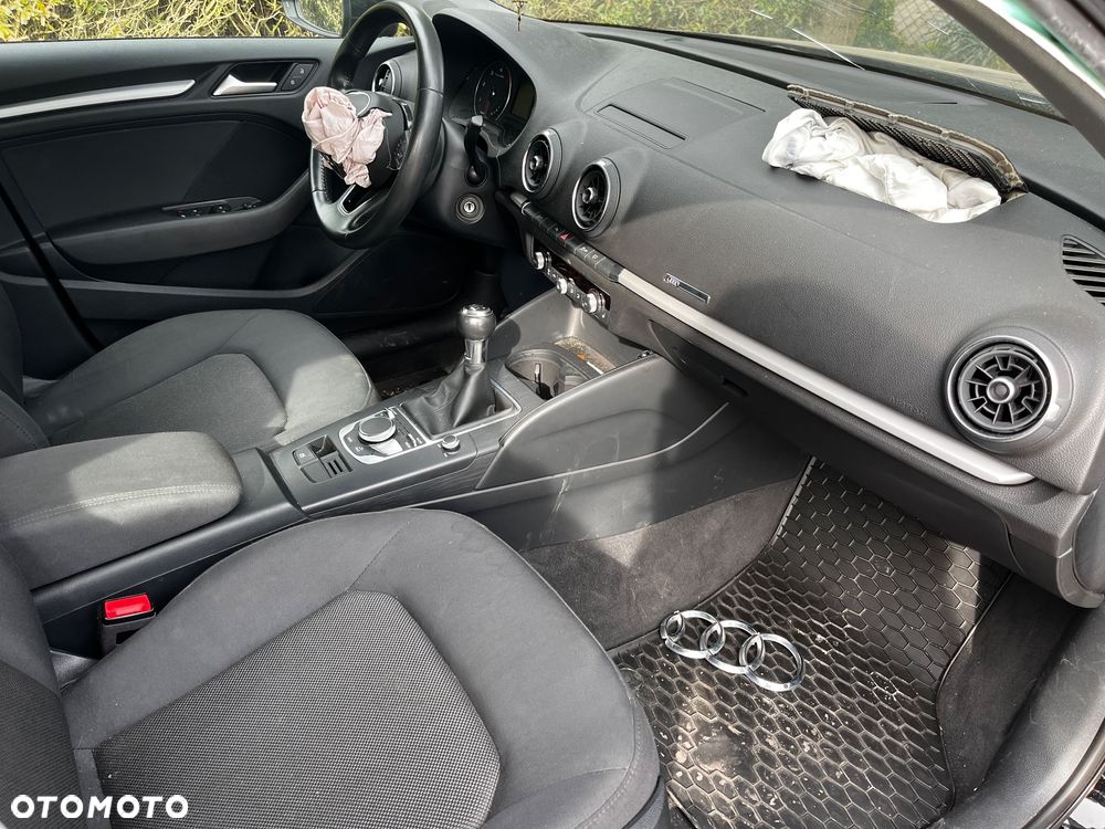 Audi A3 Sportback 1.6 TDI design - 6
