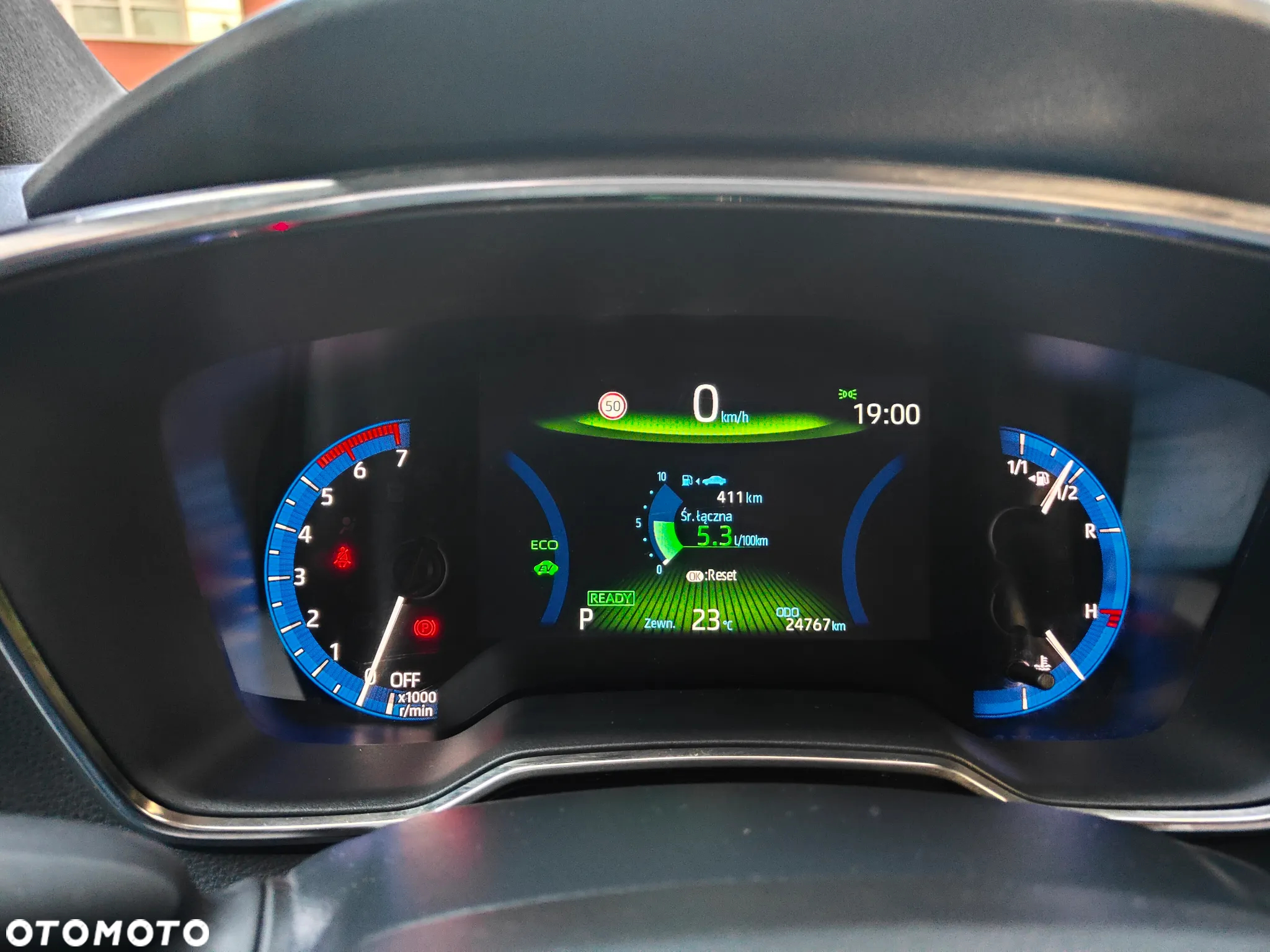 Toyota Corolla 1.8 Hybrid Executive - 18
