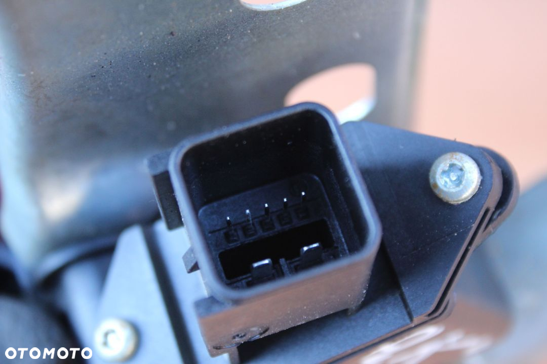 PODNOŚNIK MECHANIZM PODNOSZENIA SZYBY ELEKTRYCZNY LEWY TYŁ OPEL ASTRA K 13406677 - 9