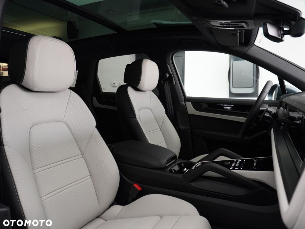 Porsche Cayenne S E-Hybrid PHEV Black Edition - 32