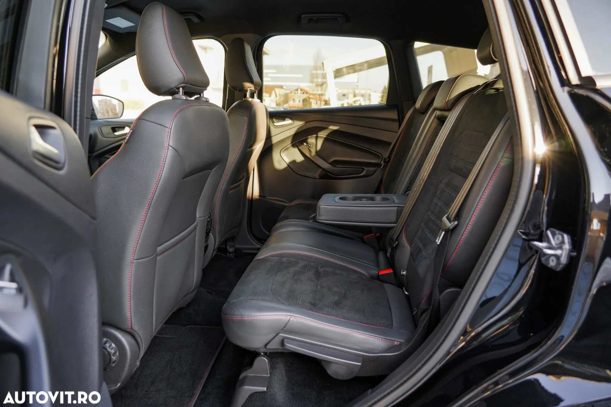 Ford Kuga 2.0 TDCi 4x4 Aut. ST-Line - 7