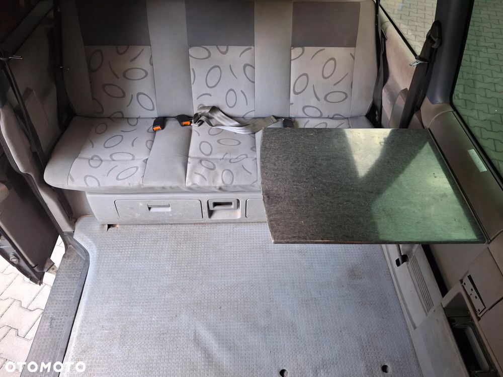 Volkswagen Transporter - 9