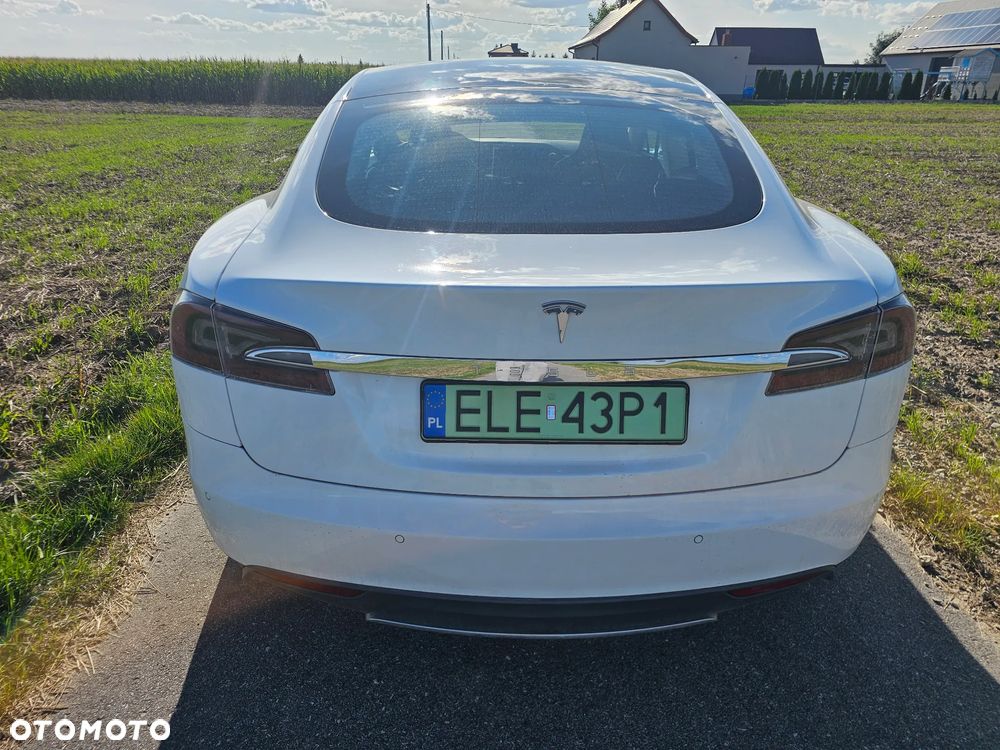 Tesla Model S 85 - 5