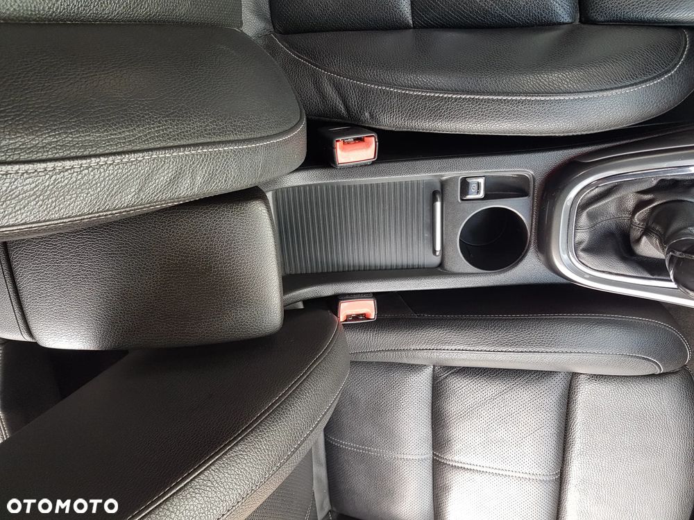 Opel Astra 2.0 CDTI DPF SportsTourer Exklusiv - 33