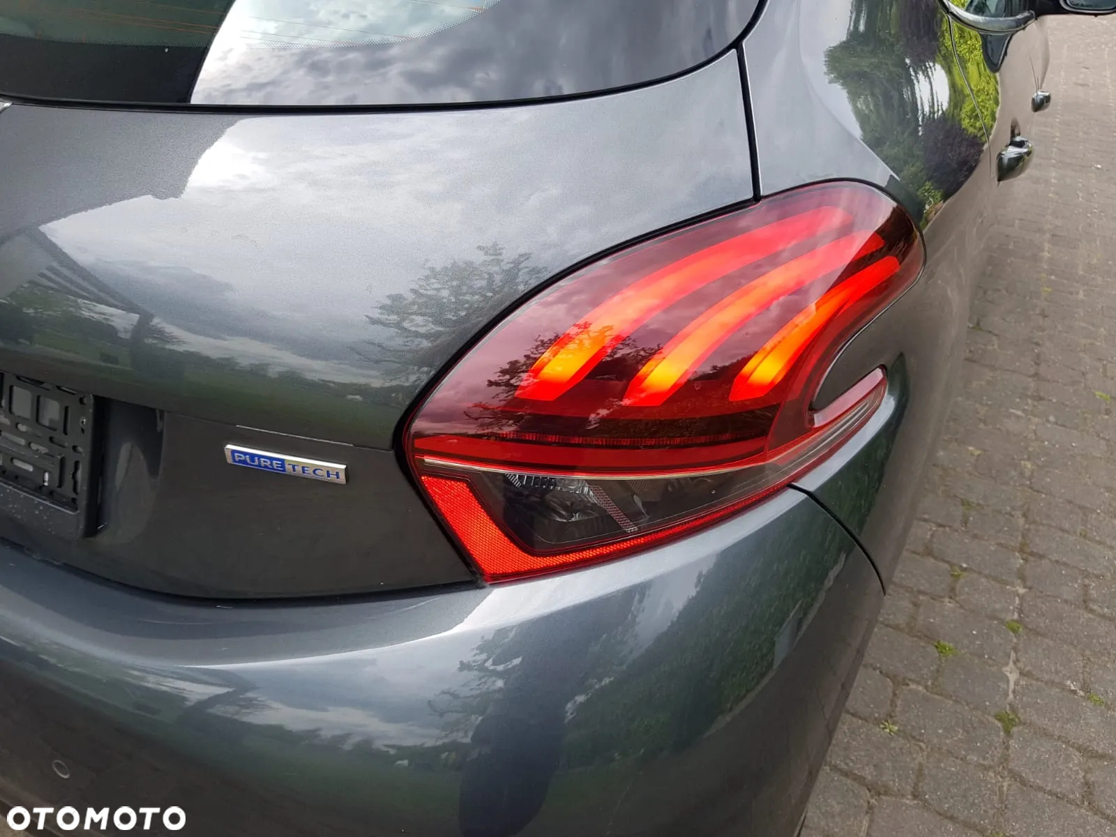 Peugeot 208 1.2 PureTech Allure - 17