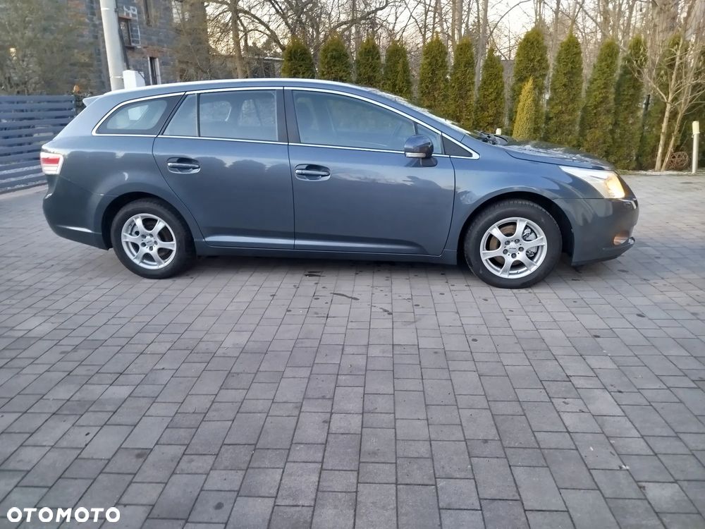 Toyota Avensis 1.8 Comfort - 5