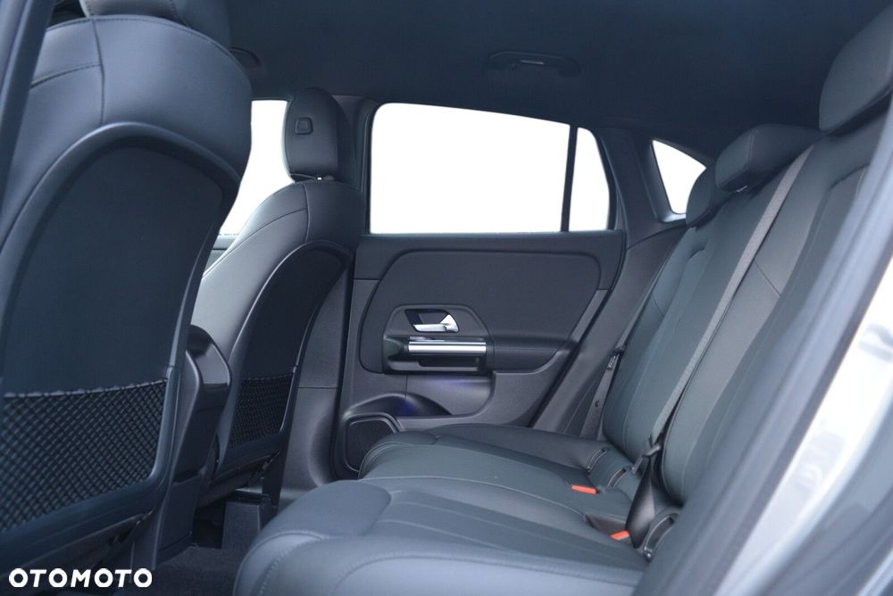 Mercedes-Benz GLA 200 Progressive - 9