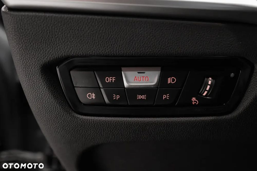 BMW Seria 3 320i - 37