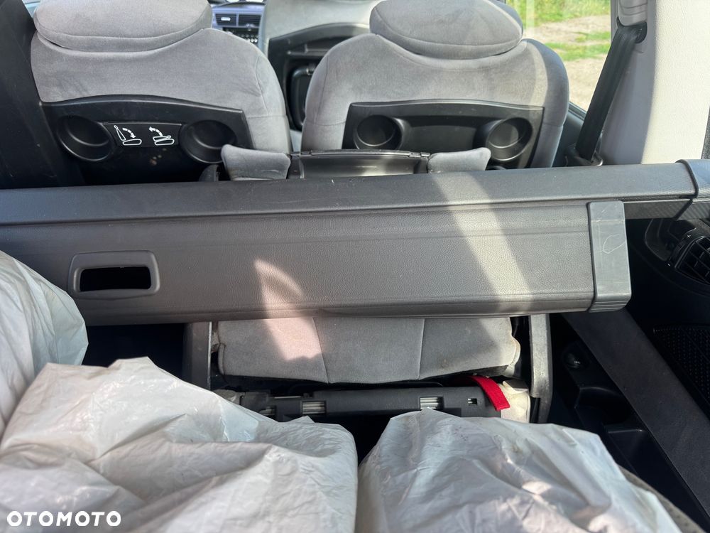 Citroën C8 2.0 16V Confort - 23