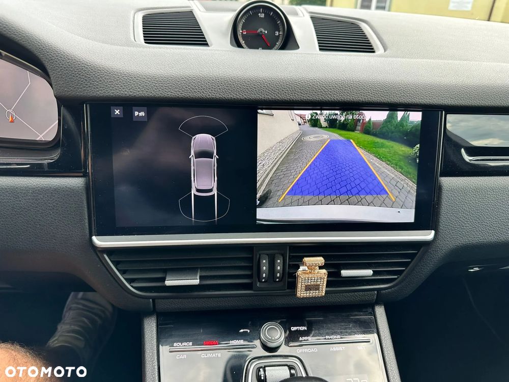 Porsche Cayenne - 24