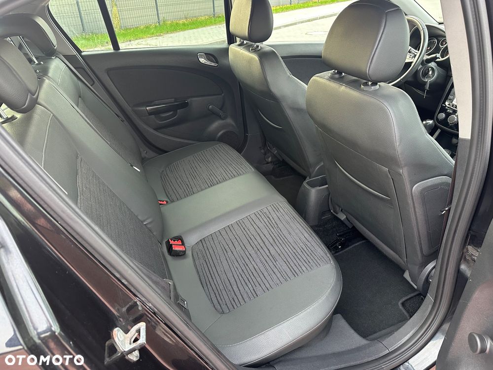 Opel Corsa 1.4 16V Cosmo - 30