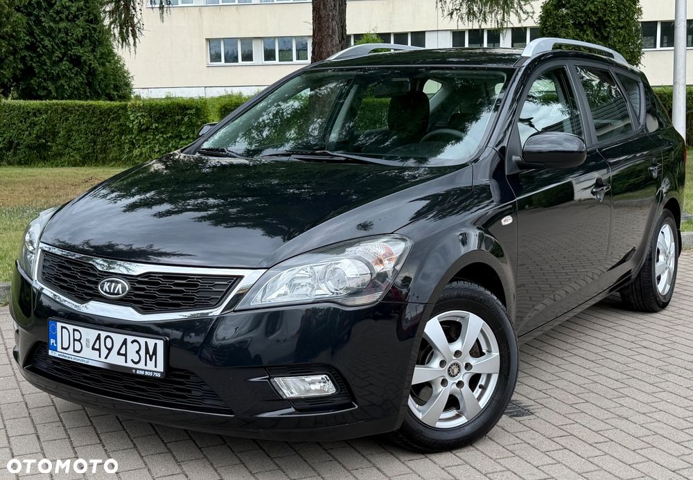 Kia Ceed 1.4 CVVT Dream-Team Edition - 2