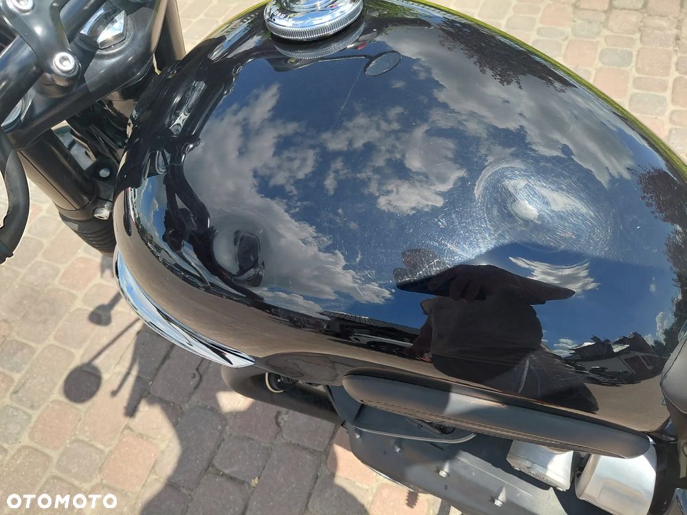 Triumph Bonneville - 13