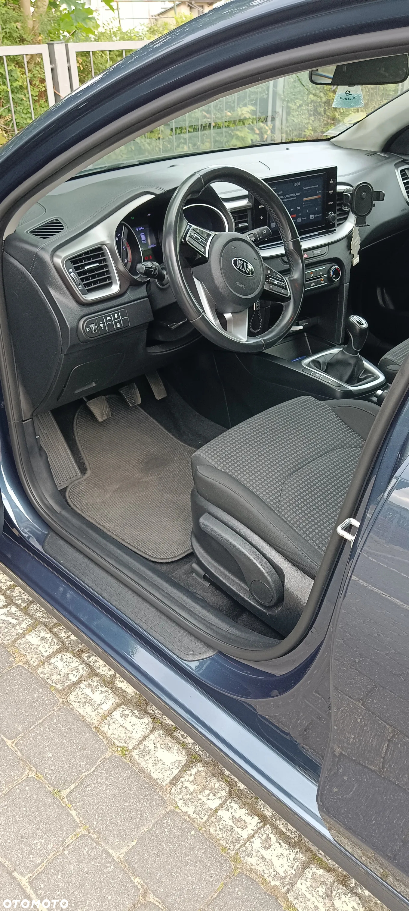 Kia Ceed - 12