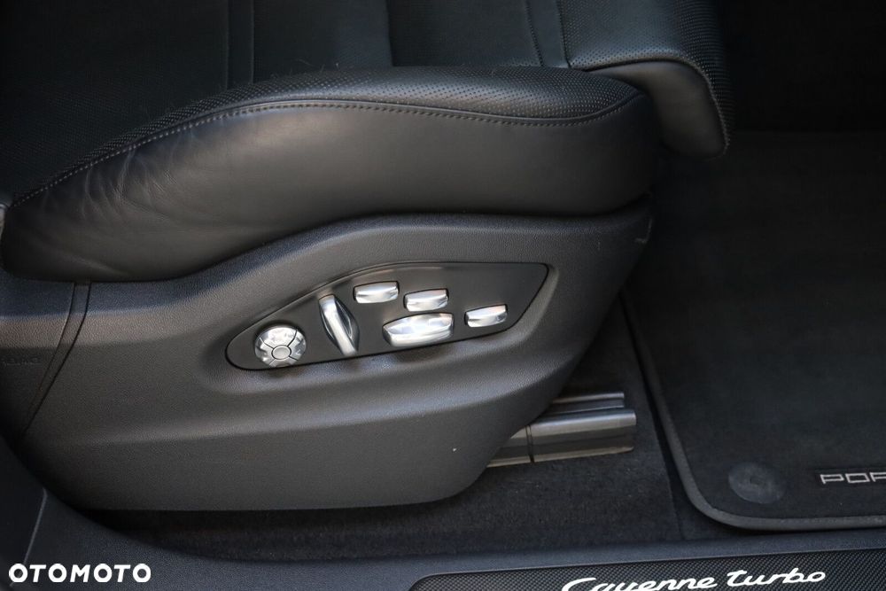 Porsche Cayenne - 15