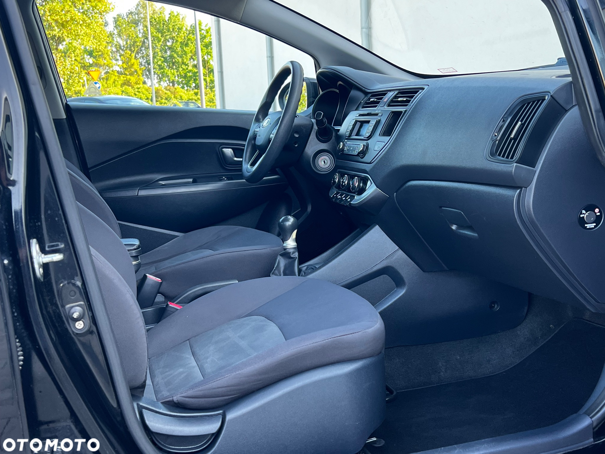 Kia Rio - 10