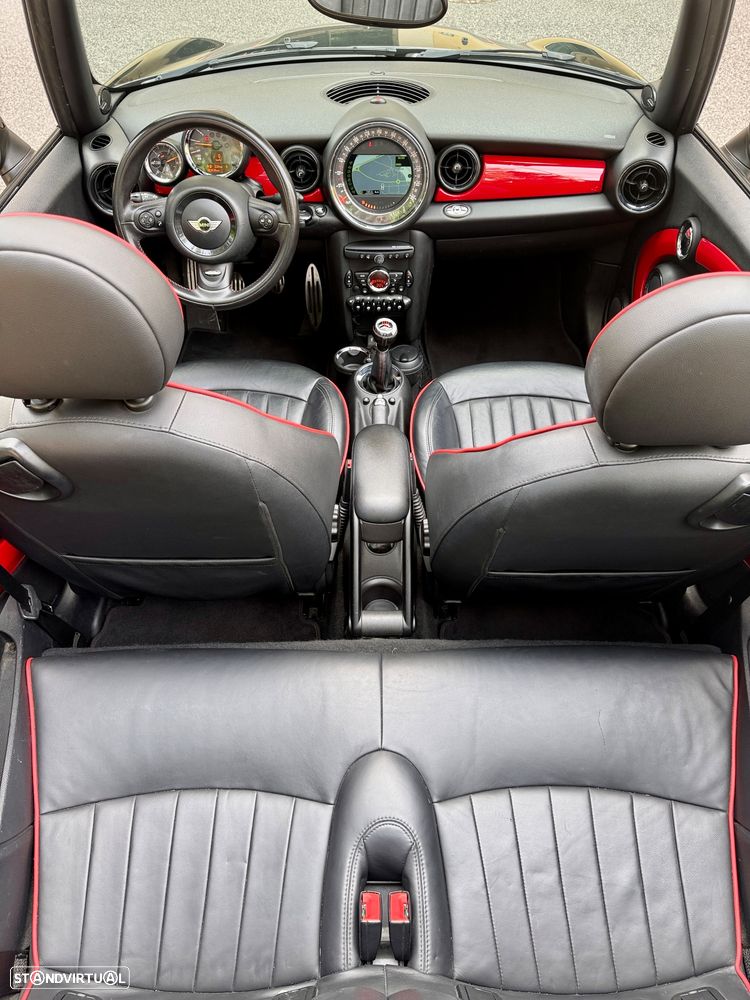 MINI Cabrio John Cooper Works - 10