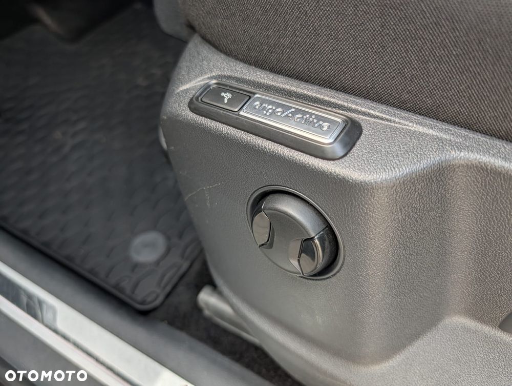 Volkswagen Tiguan - 11