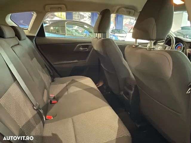 Toyota Auris - 11