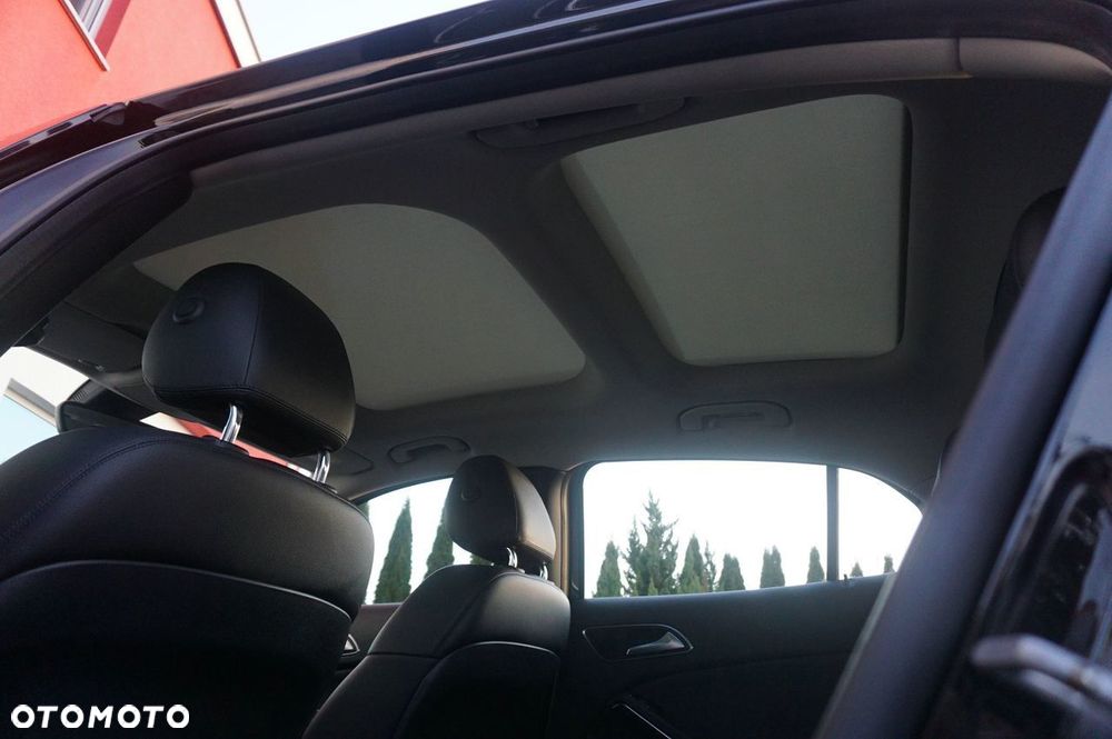 Mercedes-Benz GLA 200 7G-DCT Urban - 8