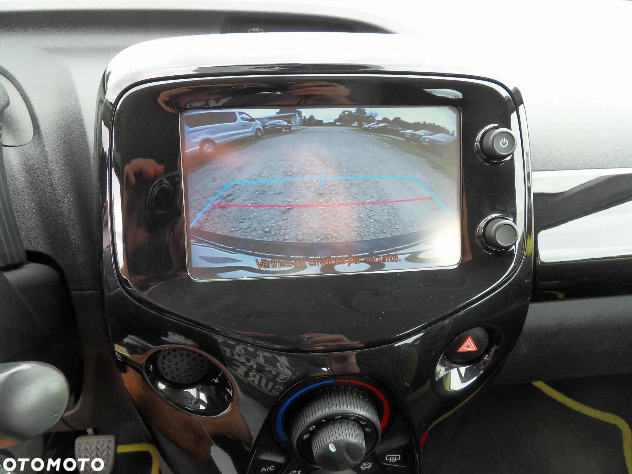 Toyota Aygo x-play touch - 19