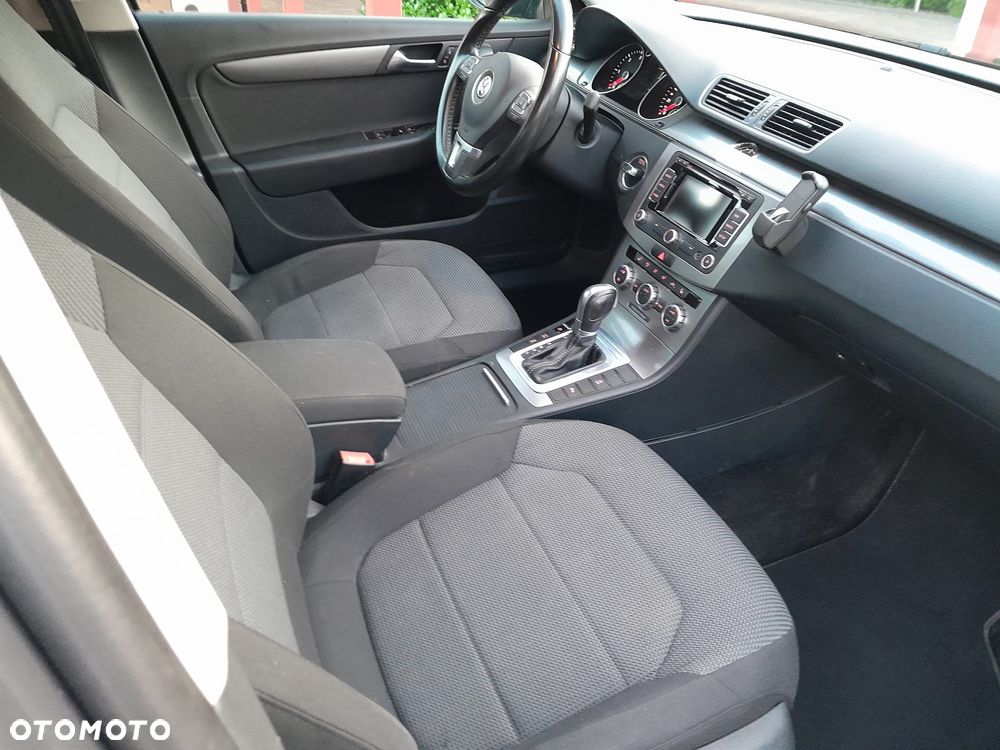 Volkswagen Passat 2.0 Blue TDI DSG SCR Comfortline - 11