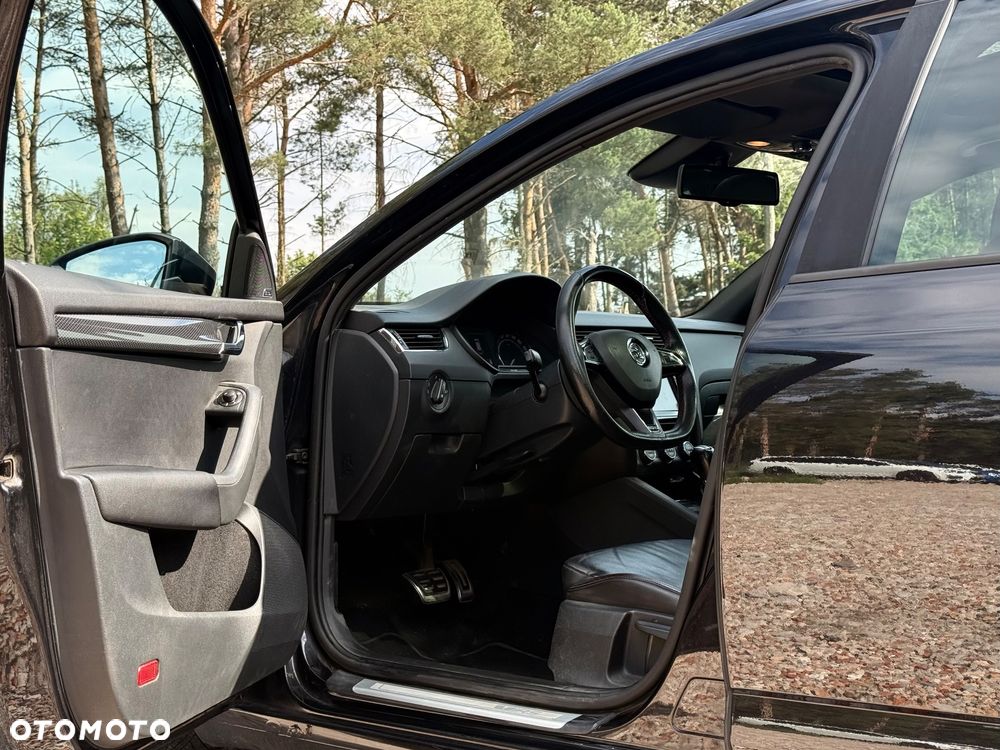 Skoda Octavia 2.0 TDI DSG RS - 8