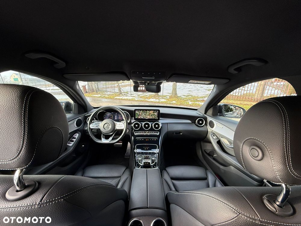 Mercedes-Benz Klasa C 180 9G-TRONIC AMG Line - 22