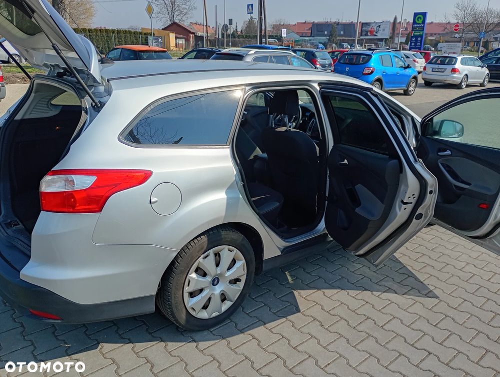 Ford Focus 1.6 Edition - 11