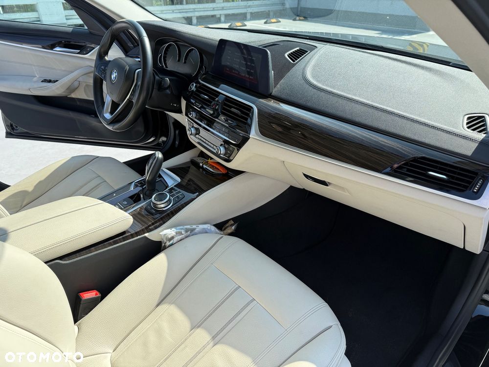 BMW Seria 5 520d xDrive Luxury Line - 21