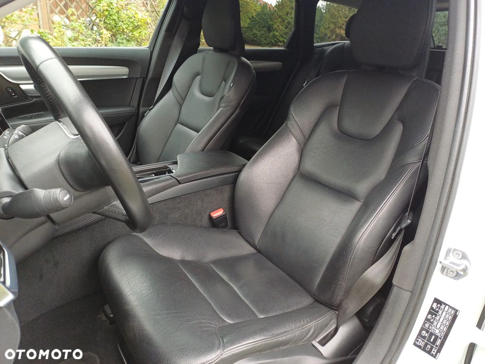 Volvo V90 D5 AWD Geartronic Momentum Pro - 11