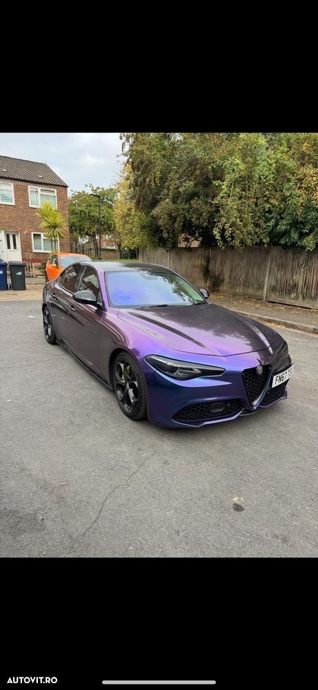 Alfa Romeo Giulia 2.0 Turbo 16V AT8-Q4 Veloce - 3