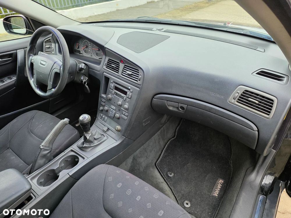 Volvo V70 2.4 Premium - 17