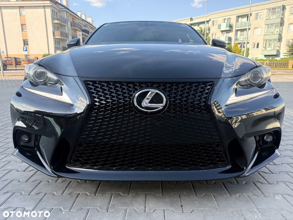 Lexus IS - 11