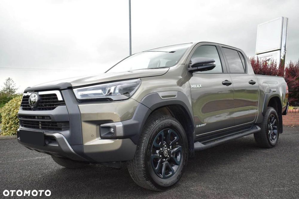 Toyota Hilux 2.8 D-4D Double Cab Invincible 4x4 - 4