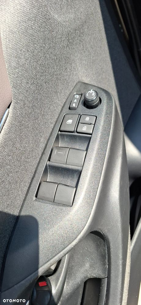 Toyota Yaris Cross Hybrid 1.5 Executive - 32