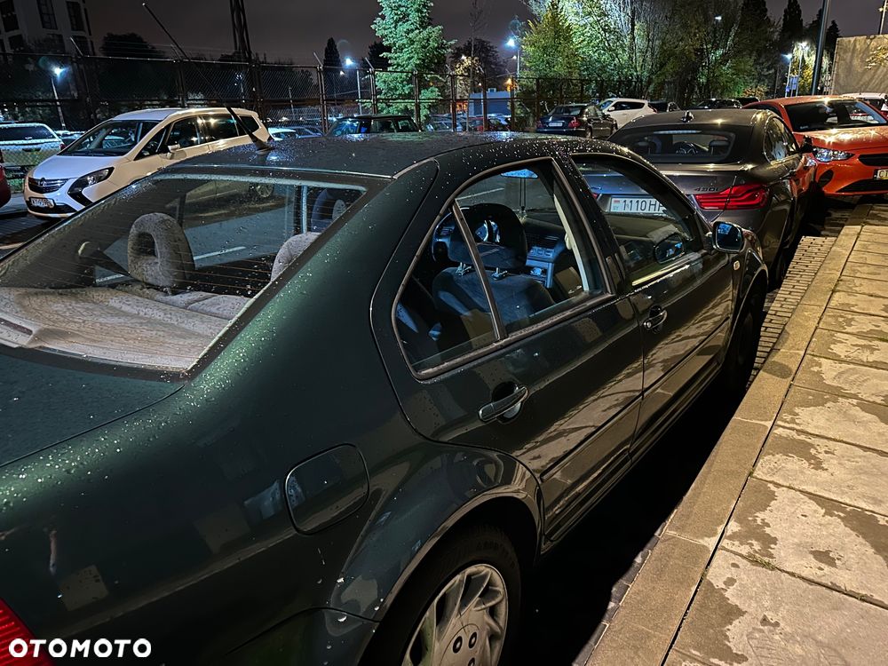 Volkswagen Bora 1.4 Basis - 2