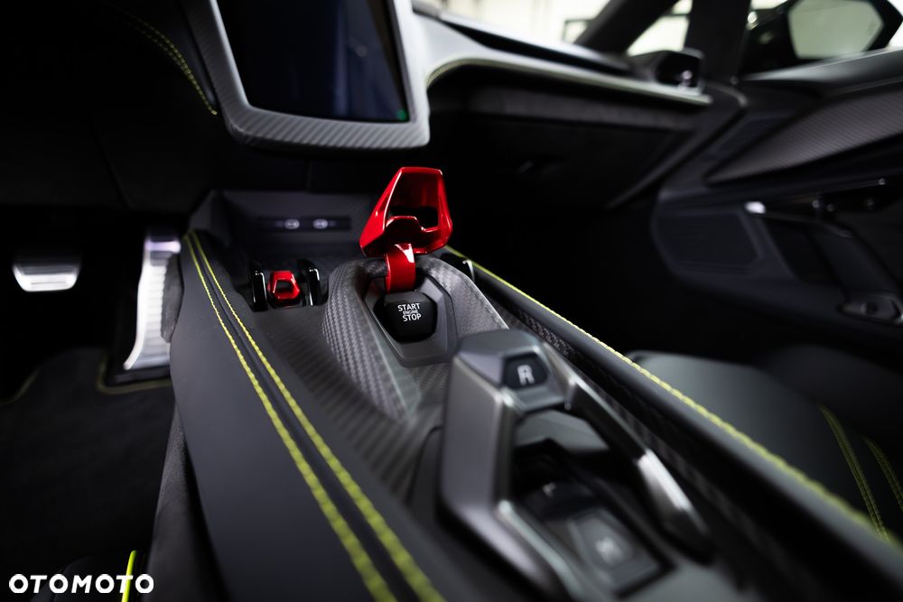 Lamborghini Revuelto - 24