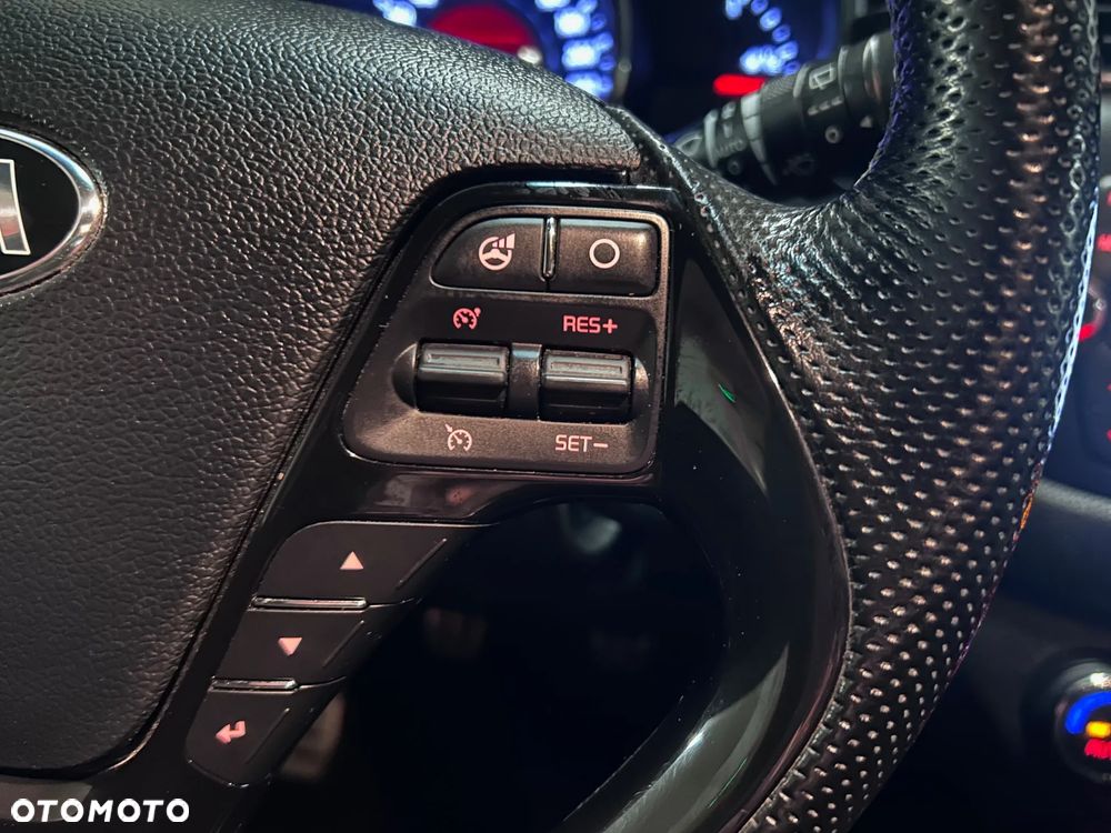 Kia Ceed 1.6 CRDi GT Line - 14