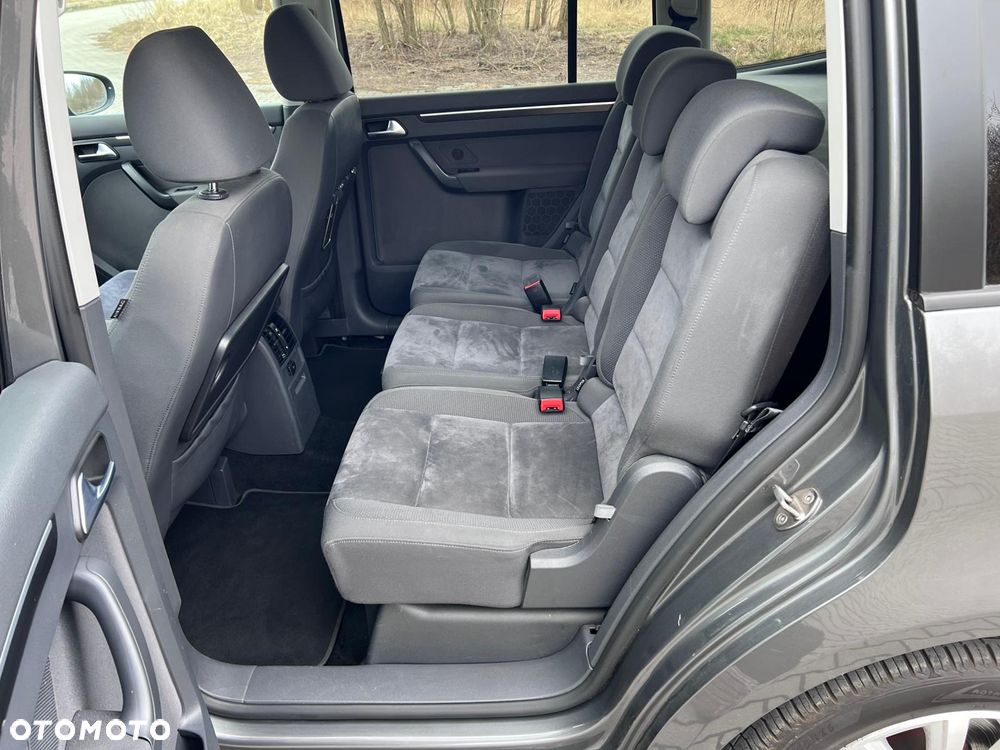 Volkswagen Touran 1.2 TSI STYLE - 17