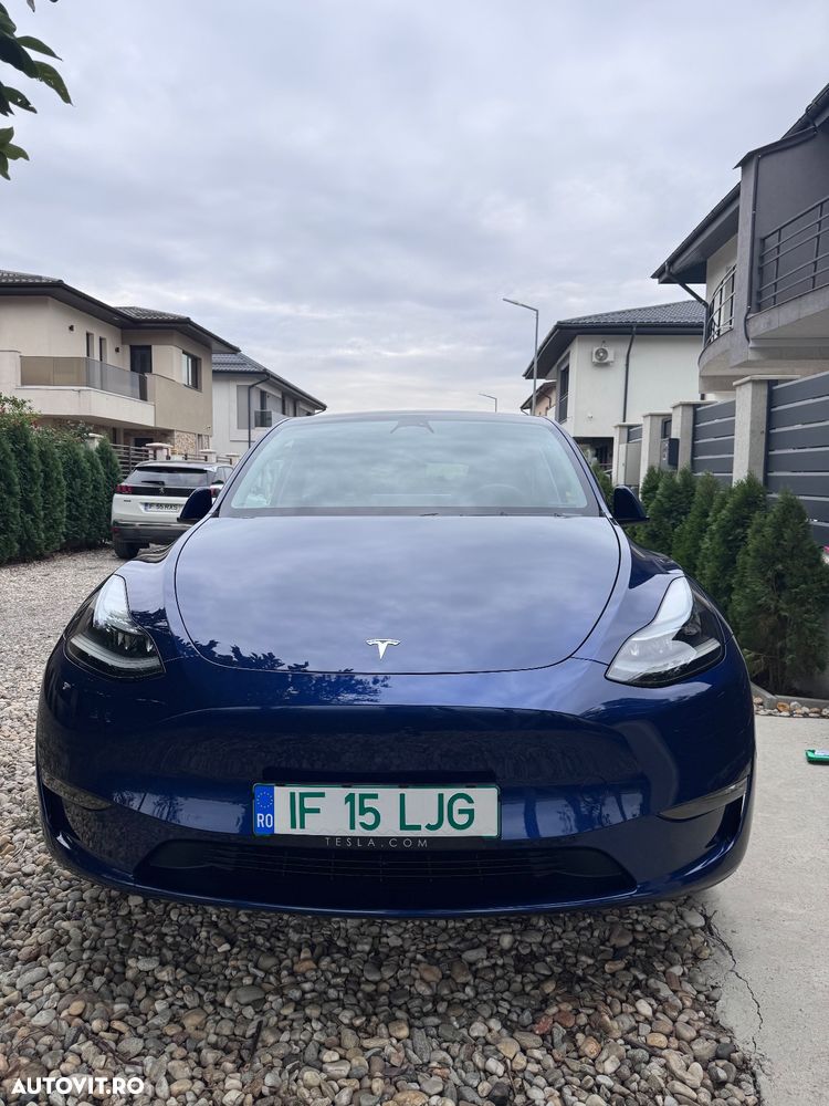Tesla Model Y - 2