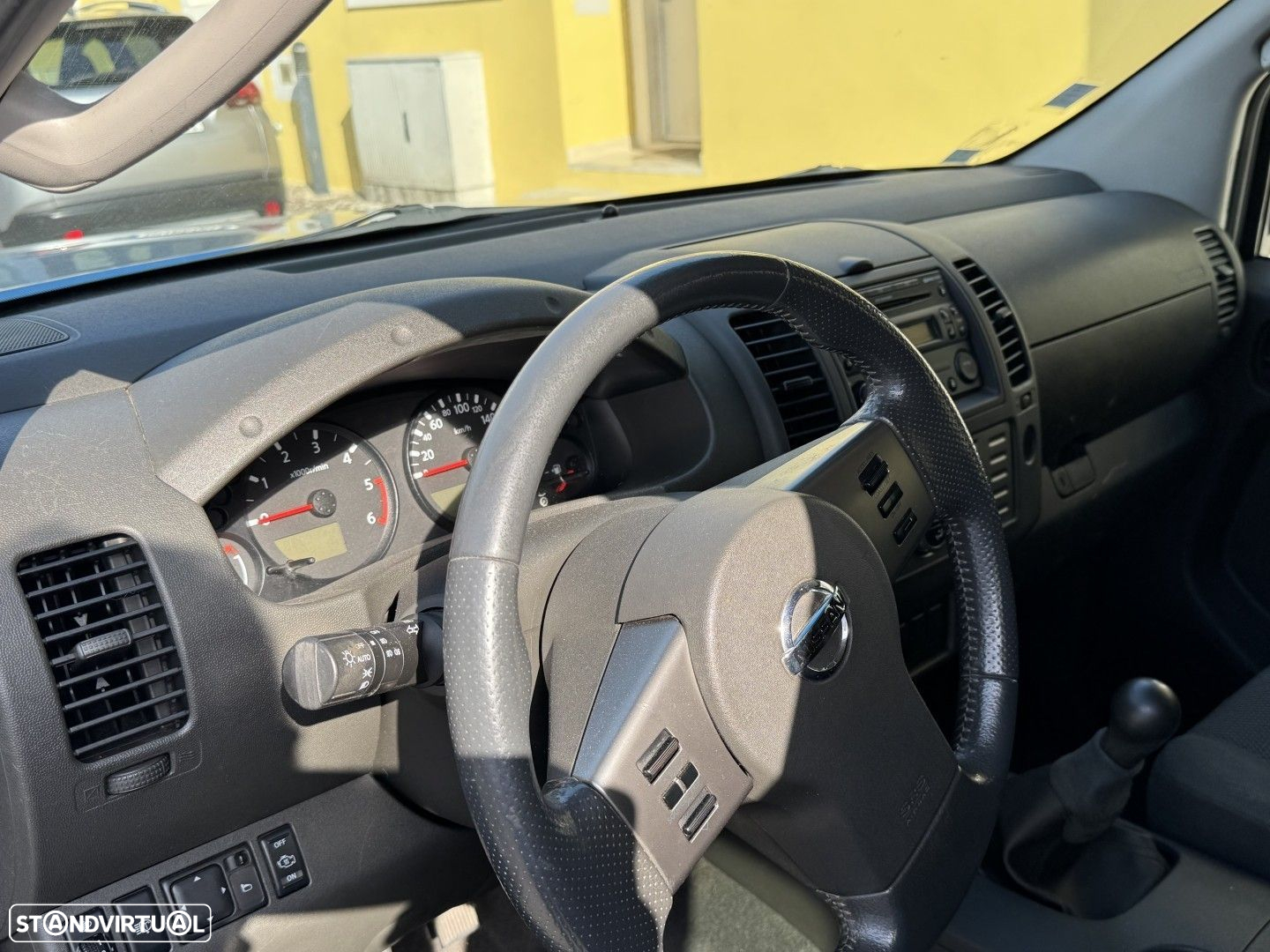 Nissan Navara 2.5 dCi KC LE+BDT - 9