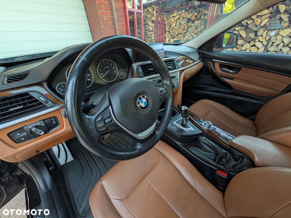 BMW Seria 3 328i Luxury Line - 25