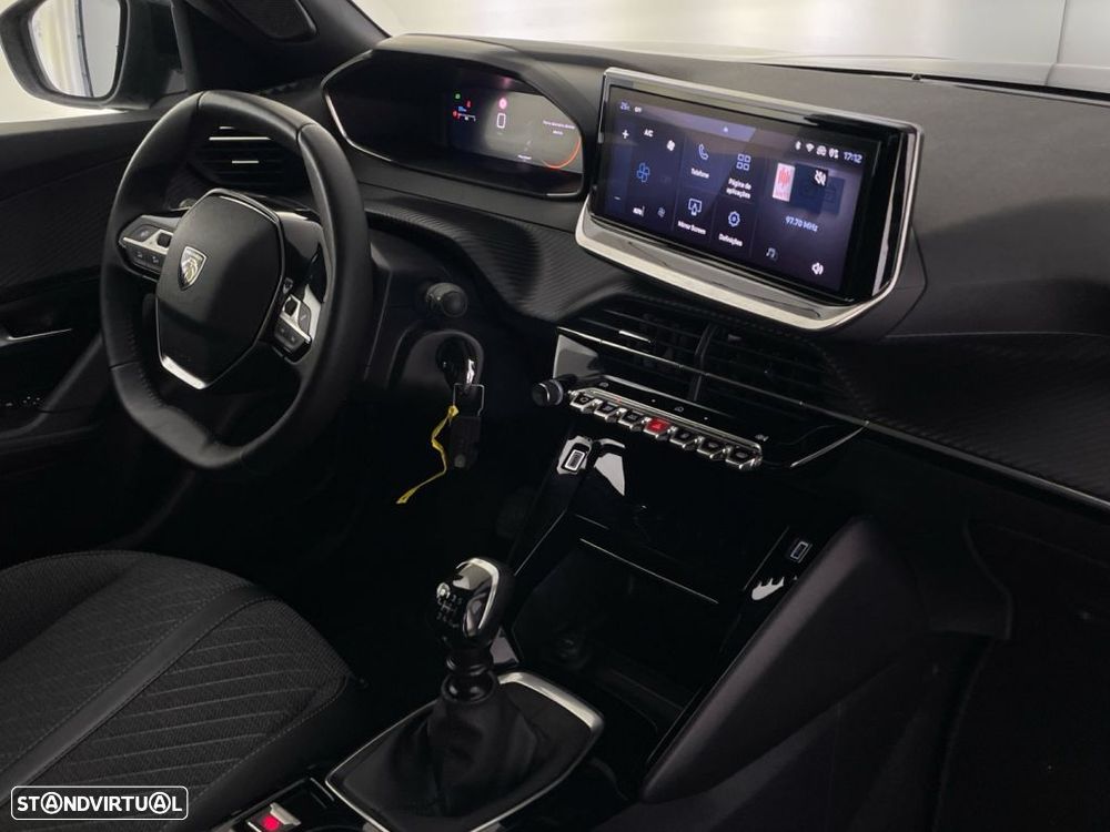Peugeot 2008 1.2 PureTech Allure - 22